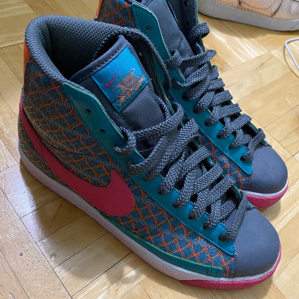 Nike high top sneakers
